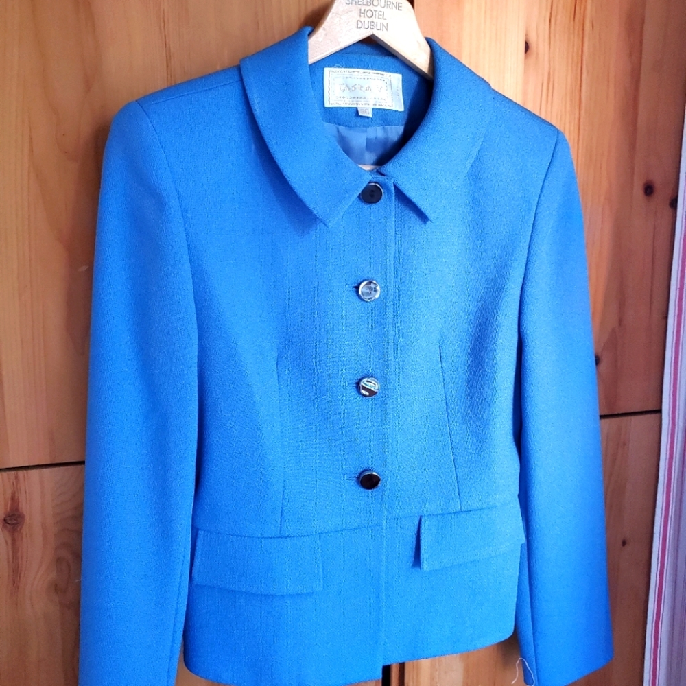Vintage Blue Jacket in size EU38